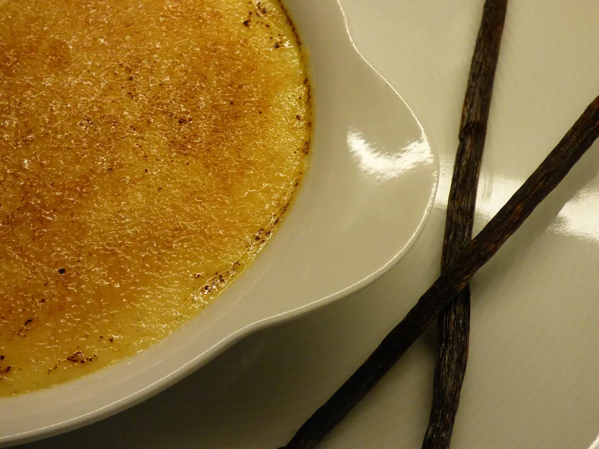Baked Custard vs. Stirred Custard: Key Differences and When to Use Each